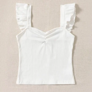 Sommartopp  - Säljer nu denna sommartopp som e från shein den e i storlek XS men passar som S också, ordinarie pris är 69kr men säljer den nu för 40kr +frakt 💖