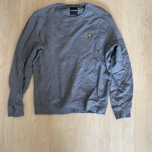 Lyle and Scott tröja storlek M - Knappt använd 