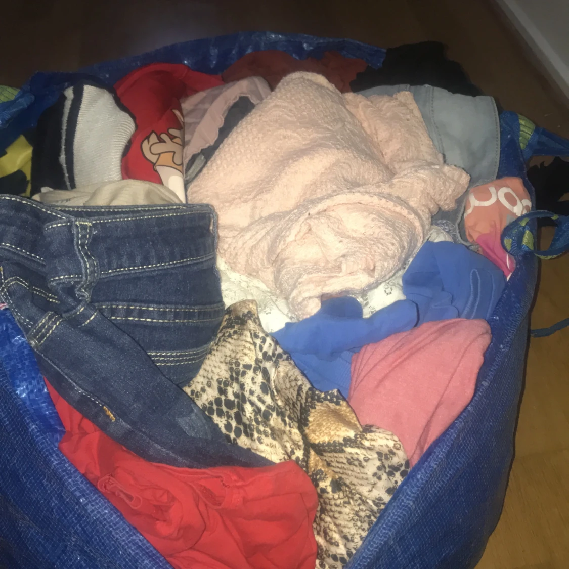 Säljer massor av tjejkläder - 90