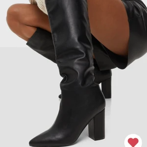 Boots med klack - Supersnygga boots som tyvärr är för små för mig! Nypris 800kr