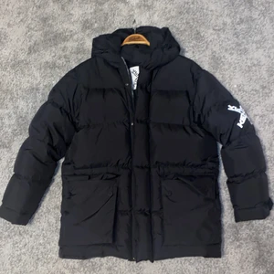 Kenzo Jacka - Super fin Kenzo jacka, köpte den förra hösten och använde den knappt nått under vintern. Är lite för stor för mig.