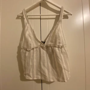 Topp - En topp från shein, använt 1 gång Köparen står för frakt