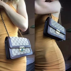 Handväska/axelväska  - En jättefin väska från shein i en perfekt storlek om man bara ska ha sin mobil och plånbok och lite annat smått med sig, och då har du 2 fack du kan lägga saker i.  Nypris - 147kr  Fraktueringspris - 80kr 