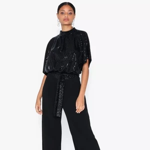 Glitter jumpsuit  - Säljer denna ursnygga glitter jumpsuit, endast använd en gång. Älskar den men tyvärr får jag inte många tillfällen att använda den.