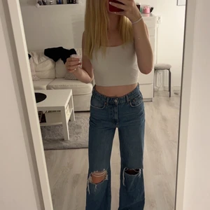  jeans  - vida högmidjade jeans från Gina💕använda fåtal gånger! skriv för mer bilder💕 köpta för 600kr ungefär.💕