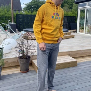 Trocadero hoodie  -  Supercool trocadero hoodie från trocadero! Använd fåtal gånger och i superbra skick!  