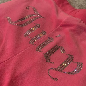 Juicy Couture  - Aldrig använt Juicy Couture sett. Byxor strl xs, tröja strl M (passar även xs/s)
