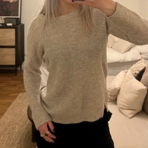 Filippa K tröja  - Stickad tröja från Filippa K i storlek L, sitter som en M. 