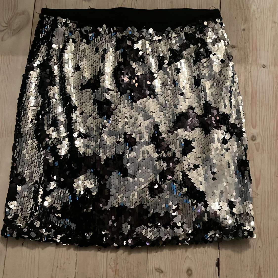 Glittrig mini skirt - 90