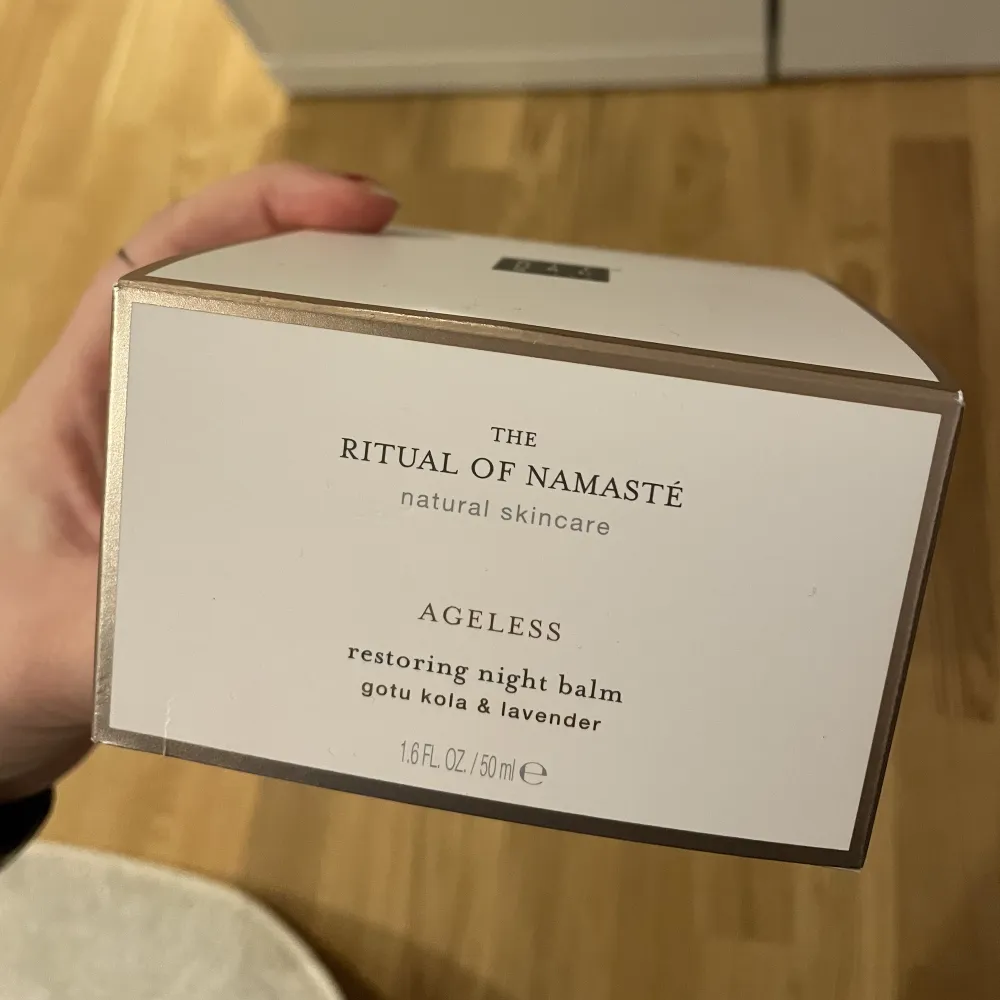 Helt ny night balm från rituals, kostade 445kr. Säljes pga dubbelköp. Perfekt julklapp! Kan användas som både ansiktsmask och kraftig nattkräm.. Övrigt.