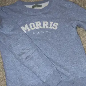 Hej🌙 säljer kläder som är i jättebra skick. Str mellan S och M.  Morris - 60kr Hoodie med ficka - 65kr Kort tröja från Nike - 75kr För mer info skriv i dm:)