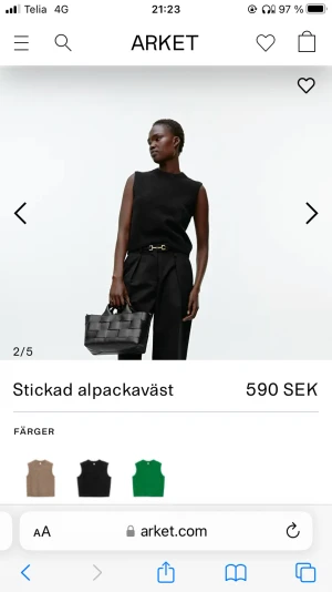 Stickad alpackaväst ARKET - Säljer dennasuperfinaslipovern från arket i storlek L (är normalt en xs-s men har velat ha den mer oversized över tröjor/skjorta) <3 nypris: 590kr skick: använd men fortfarande mycket att ge! 
