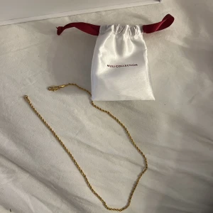 Halsband från muli oanvänt  - Aldrig använt, så fint men har för mycket. Säljer direkt för 200kr, nypris 299kr 