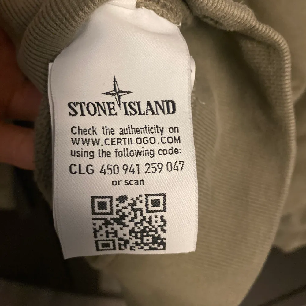Äkta Stone Island tröja, bara använd några gånger. Strl L . Tröjor & Koftor.