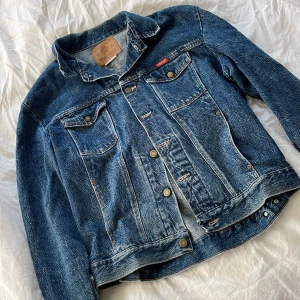 Jeansjacka - Wrangler jeansjacka i bra skick. 