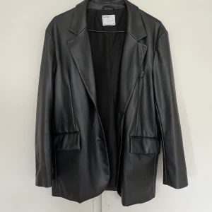 Skinn jacka  - Det är i bra skick!