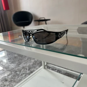 Vintage chopper glasögon - Nypris ca 600kr. Jätte speciella och formar ansiktet jätte fint. Finns fler vintage glasögon i profilen.