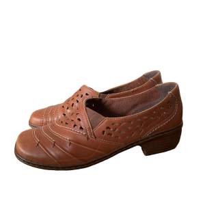 🌞vintage skor i läder i storlek 38 🌞fraktar endast