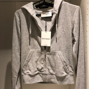 Juicy Couture hoodie - Hej, säljer Juicy hoodie i storlek XS. Helt ny tröja med tags. 