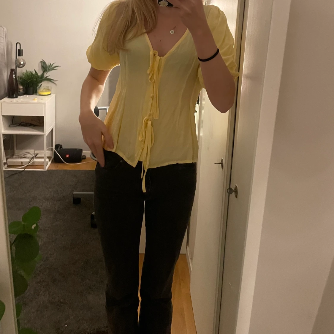 Gul blus