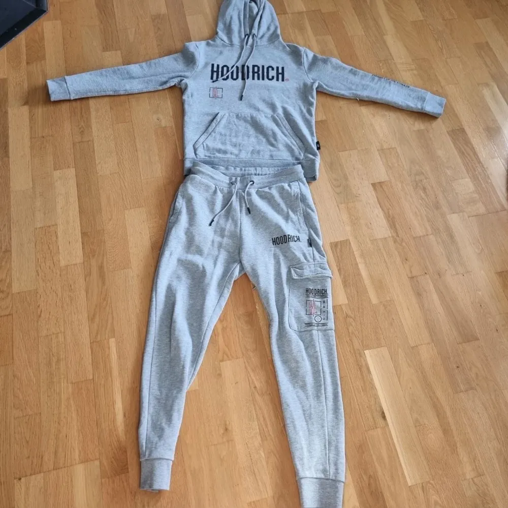 Hoodrich Akira Tracksuit - Limited Edition Storlek S  Nypris 1800 Fler bilder kan skickas  Finns i Helsingborg eller fraktas . Tröjor & Koftor.