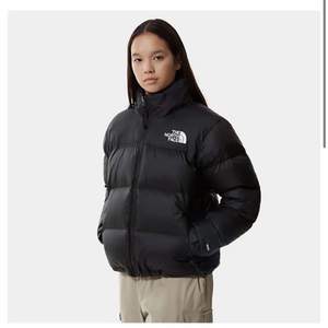 North face pufferjacka i strl M, Skriv privat för egna bilder! 