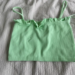 Grön topp - Världens gulligaste gröna topp❤️köparen står för frakt