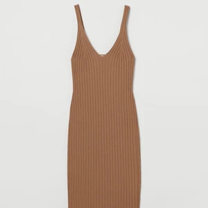 Hm ribbad klänning - New - wear only 1 time. Its too long for me im 150 cm