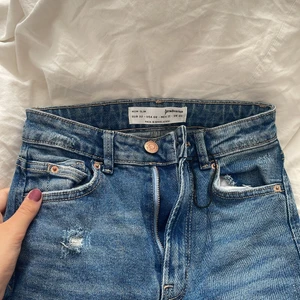 Jeans - Jag säljer för dom är alldeles för små och helt oanvända❤️ 