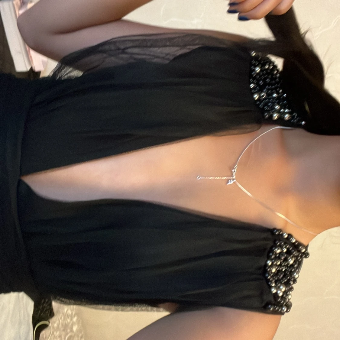 svart klänning i storlek small - 91