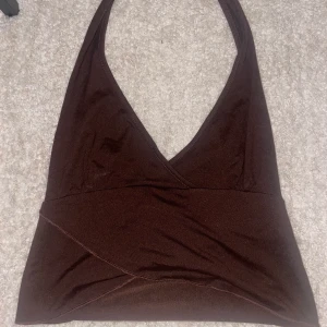 Brun halter topp - Aldrig använd 