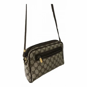 Gucci väska  - Min fina Gucci väska, väskan är i nyskick inga defekter!