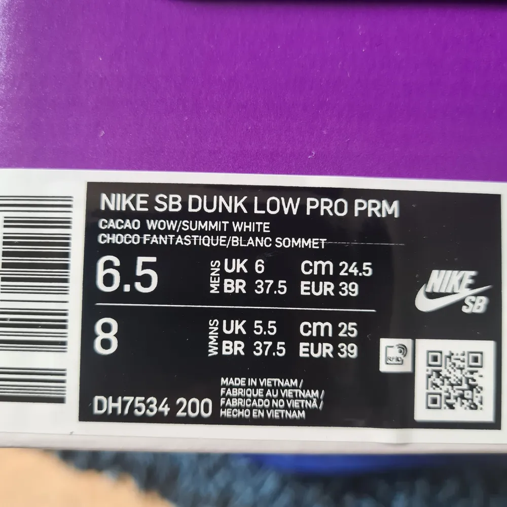 Säljer helt nya, otestade, Nike SB dunk low pro 