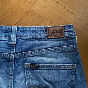 Assnygga shorts från Lee. Midjemått 71cm