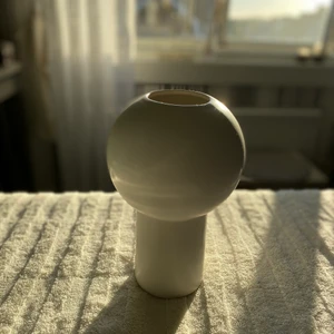 Vas - En snygg vas från rusta, enkel och passar till allt!  Frakt - 66kr 