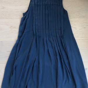 Beautiful airy summer dress in excellent condition. Worn by Kate Middleton.