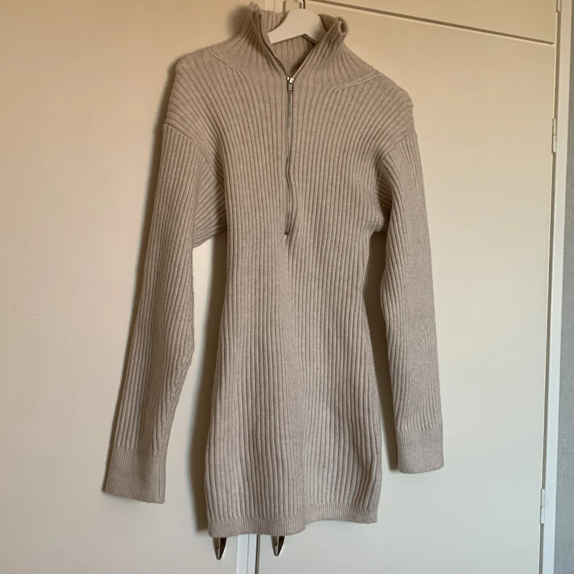 stickad klänning - 91