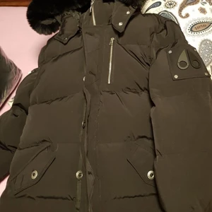 Moose knuckles jacka - Äkta Moose knuckles jacka till salu. Storlek L. Har använt den i 3-4 månader
