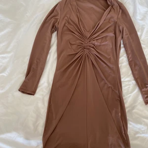 Klänning från bikbok  - Bra skicka använd Max 1 gång 