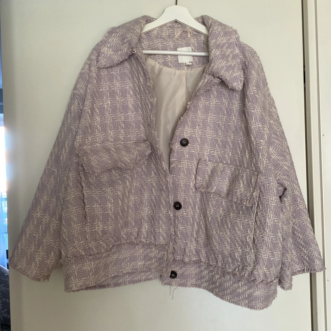 Mönstrad lila vit jacka från hm - 90