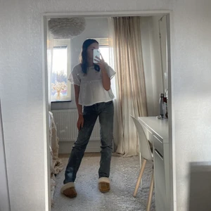 Sommar topp - Super gullig topp nu i sommar som är väldigt inne just nu💕 Köpte den precis men säljer pågrund av att jag har ungefär en likadan!