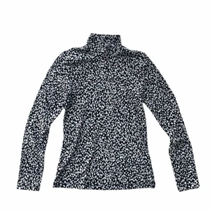 POLOTRÖJA &OTHERSTORIES - En svart/vit polotröja från &Otherstories. Jättefin i både material och passform, men har tyvärr aldrig blivit använd. 