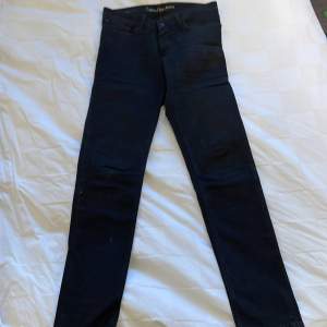 Svarta skinny jeans från Calvin. Skick 8/10 nypris 1000kr