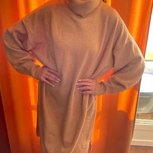 Oversize myströja beige  - Stor lång tröja - skön och snygg att mysa runt i