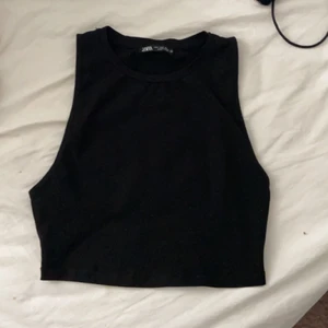 Zara tröja - Snygg basic tröja från zara , säljer massa mer billiga toppar o klänningar så in o kika 🥰