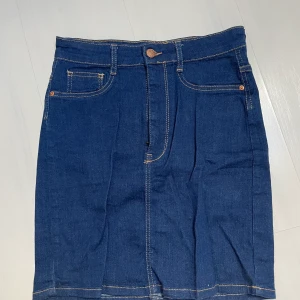 Gina tricot kjol - Knappt använd väldigt söt 