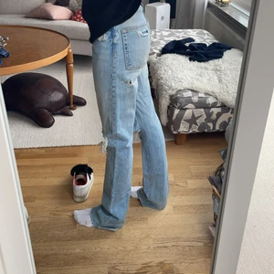 Jeans  - Säljer de här populära zara jeansen. De är i storlek S och säljer för 300💓