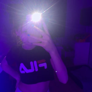 Fila - Magtröja fila jätte fin lite kort