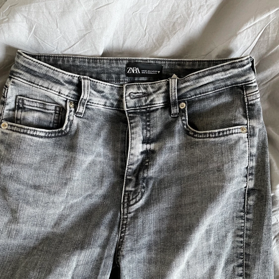Gråa Zara jeans - 91