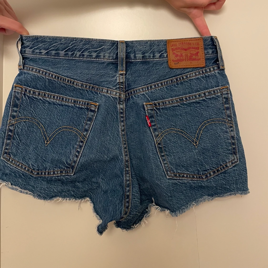 Levis lågmidjade shorts strl 34